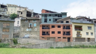 Edifici plurifamiliar a Castellciutat